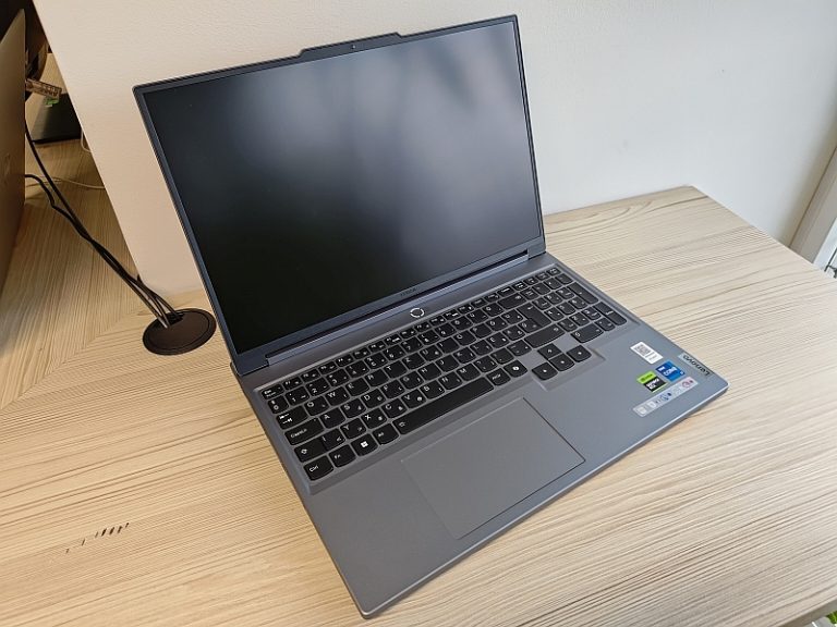 Laptop-notebook-tablet-Lenovo-Legion-5-16IRX9-Luna-Grey-termekfoto-482-4378