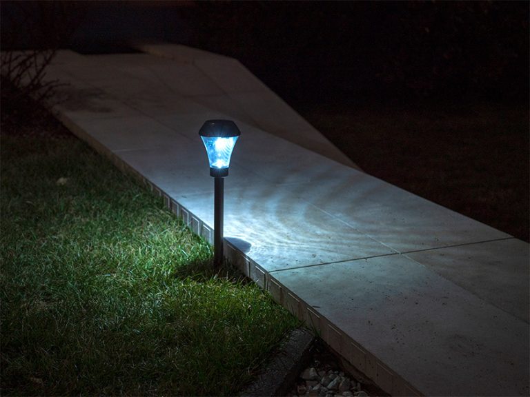 napelemes-kerti-lampa