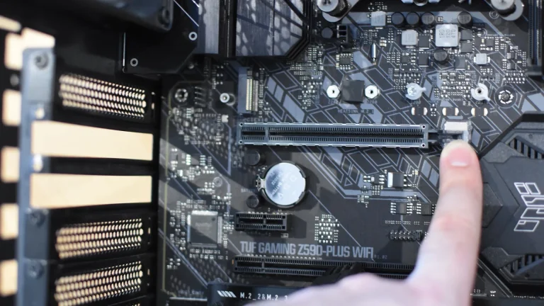 How-to-install-a-graphics-card-(2)