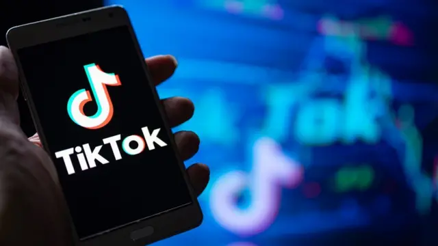 TikTok beállítás: Videók letöltése saját vízjellel ellátva