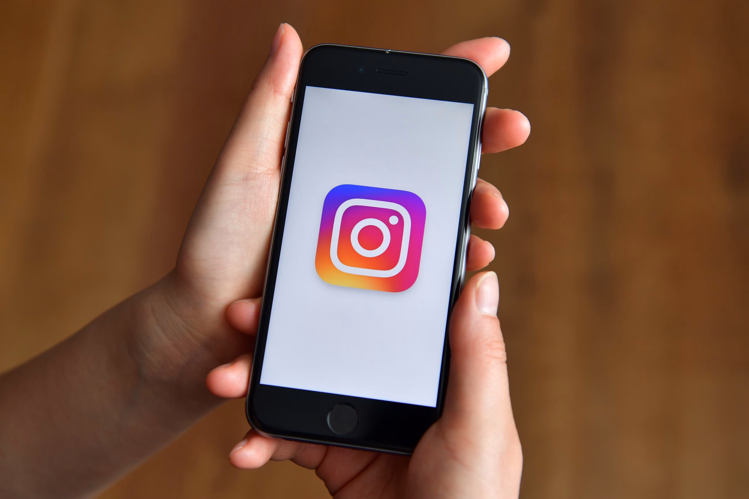 Régebbi Facebook posztok átemelése Instagramra: Hogyan csináld?