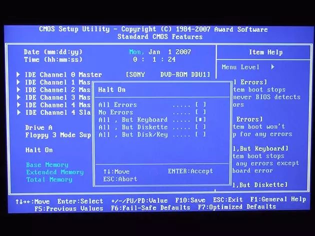 BIOS beállítása: Automatikus újraindítás áramszünet után