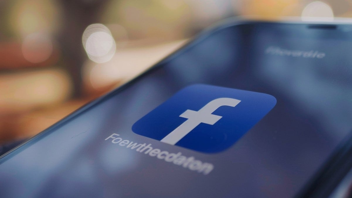 Hogyan indíthatsz élő közvetítést egyszerre a Facebookon és az Instagramon?