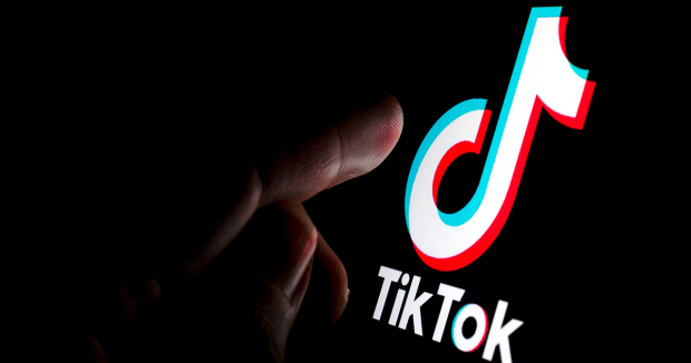 Ingyenes videószerkesztővel hogyan homályosíthatod felismerhetetlenné a videódban szereplő emberek fejét?