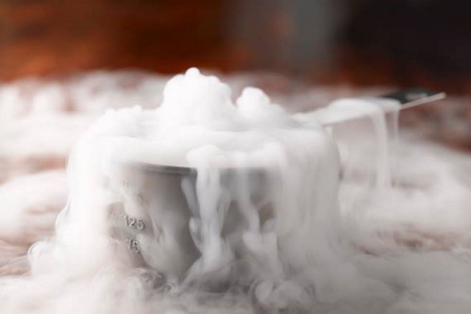 182850023-dry-ice-3x2
