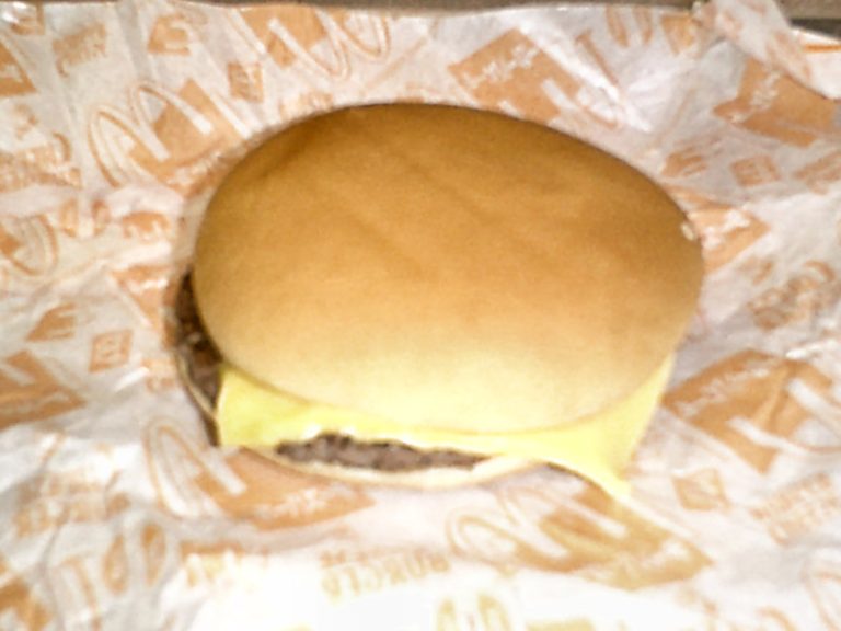 McDonald's_cheeseburger_(1)
