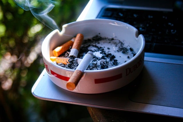 cigarette-8547965_640