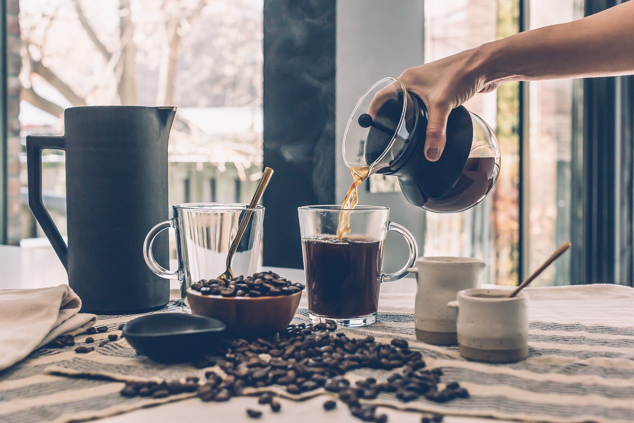 Miért válasszuk a koffeinmentes kávét, és milyen hatásai vannak a szervezetre?