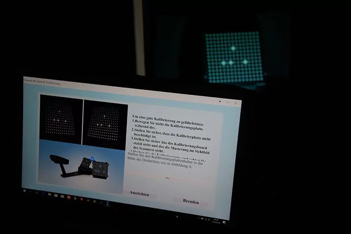 einscan-se-3D-streifenlichtscanner_kalibrieren