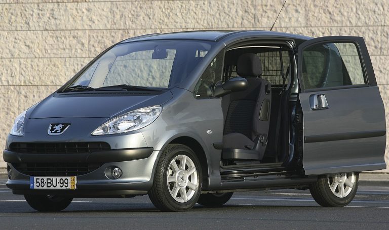 im01051-1-peugeot-1007
