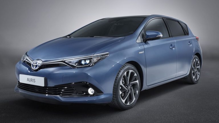 im03384-1-toyota-auris