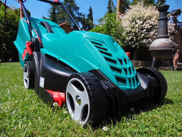 lawn-mower-2370837_640