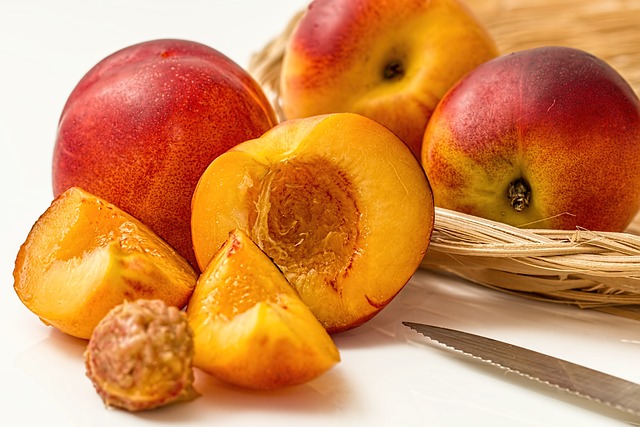 peach-1074997_640