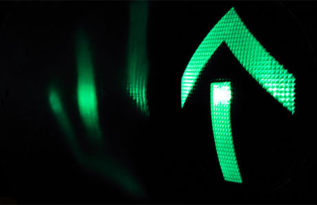 zold-nyilas-lampa