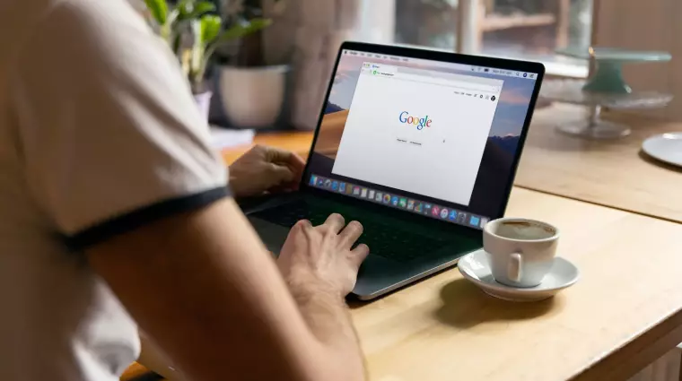 Mostantól arc- és fejmozgással is irányíthatjuk a Chromebook egerét