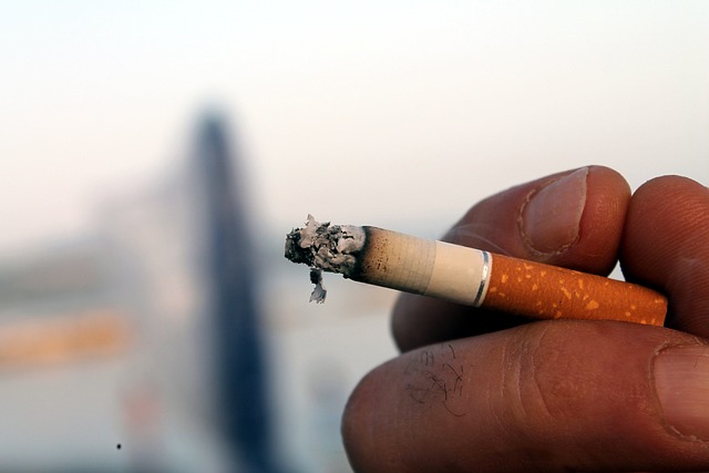 cigarette-106610_640