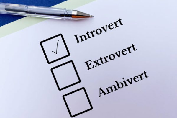 Mi jellemzi az introvertált személyiséget? – Az introverzió mélyebb megértése