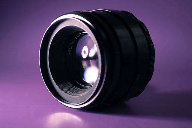 lens-7105005_640