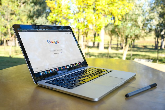 Mennyi keresést indít egy magyar felhasználó naponta a Google-ben? Részletes statisztikák és érdekességek