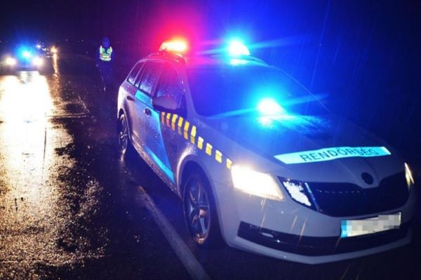 rendorautoejszaka
