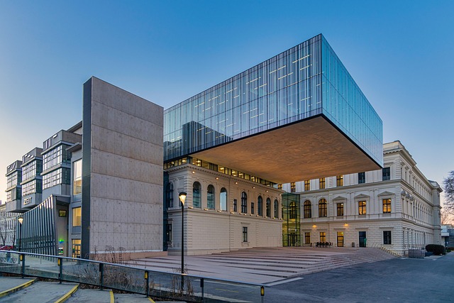 university-library-4825366_640