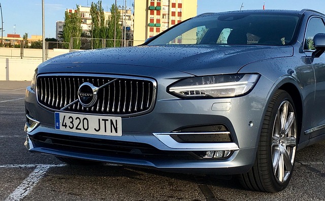 volvo-2396040_640