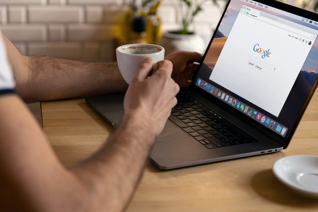 A Google hogyan kezeli az aldomainokat? Különálló domainként számítanak?