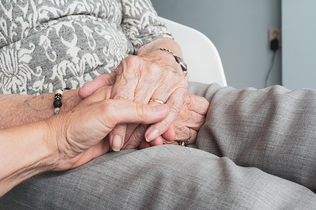 hands-4344711_640