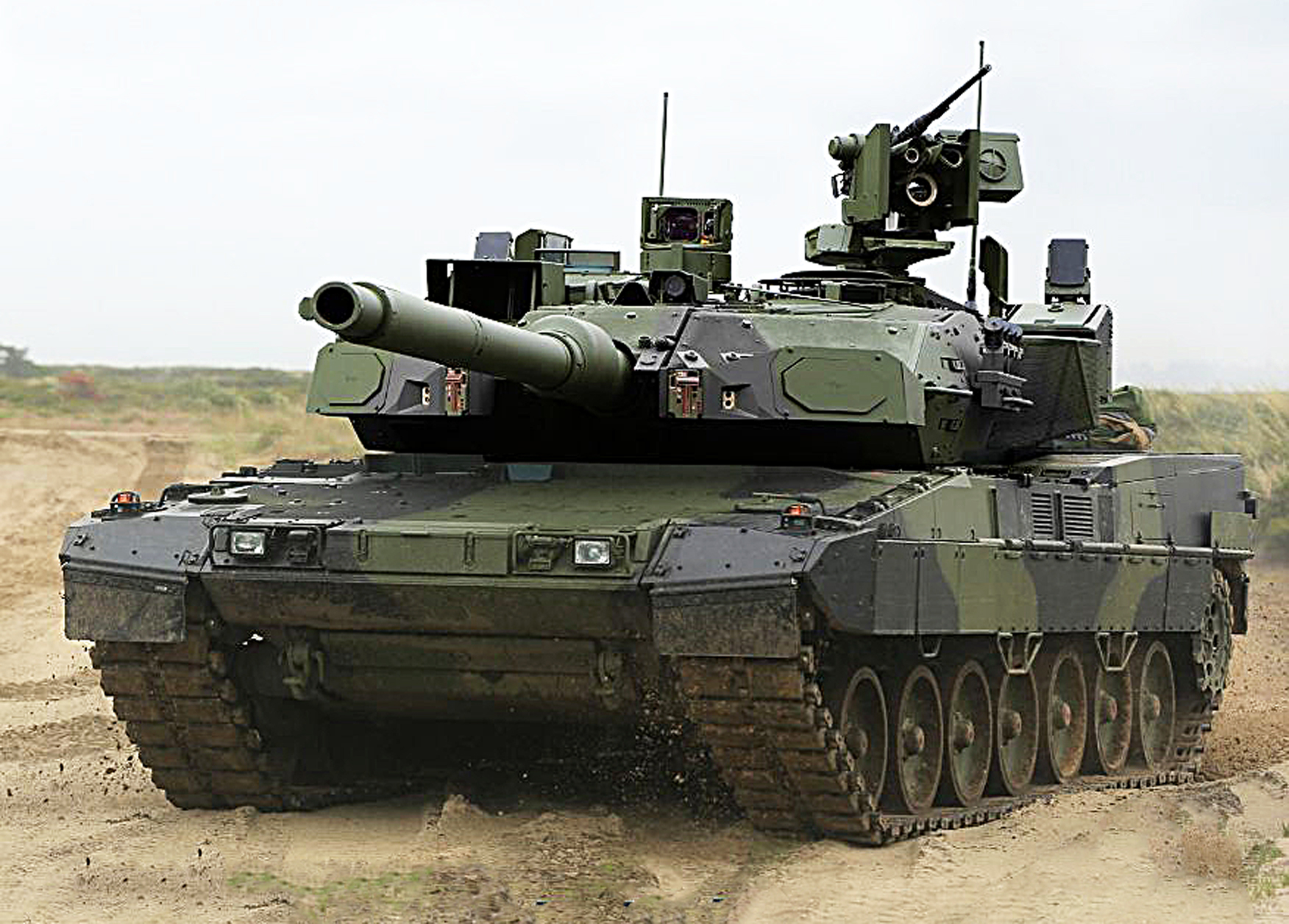 l02Leopard-2A7A1-Trophy-b-_KMW
