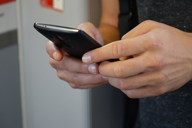 smartphone-2454611_640