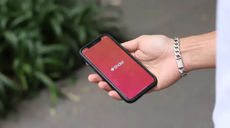 tinder_randiapp_065120_1_original_760x425_cover