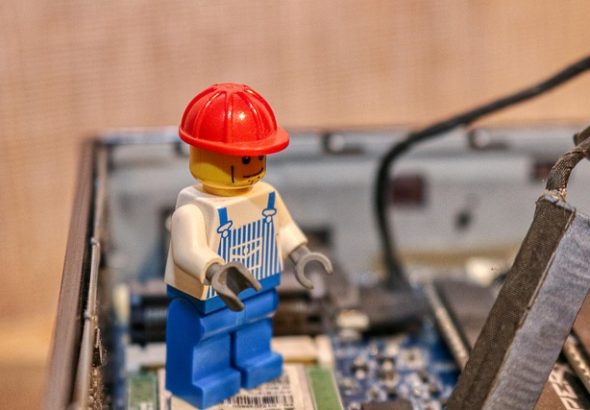 assembler-5011189_640