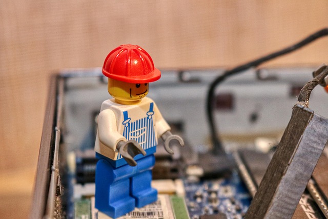 assembler-5011189_640