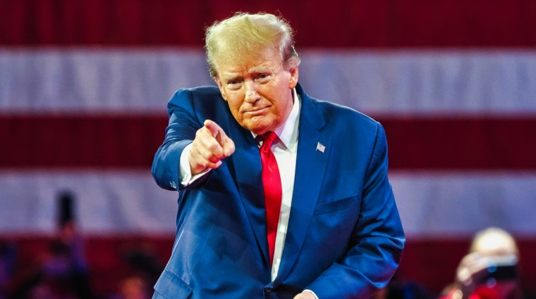 Trump tízmilliárd dollárt követel egy róla szóló cikk miatt