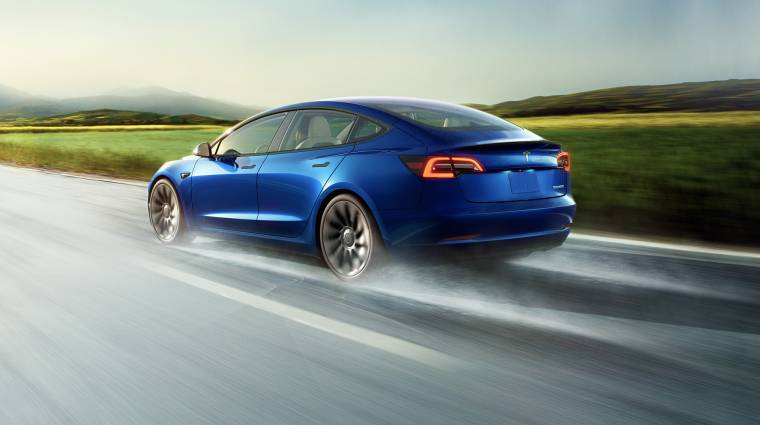 Megérkezik a megújult Tesla Model 3, brutális hatótávolsággal!