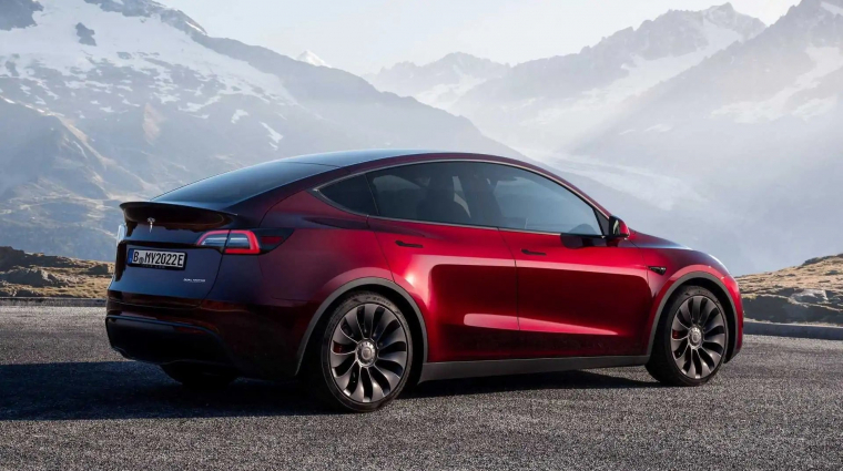 Elon Musk politikai megnyilvánulásai éreztetik hatásukat a Tesla gazdasági helyzetén?