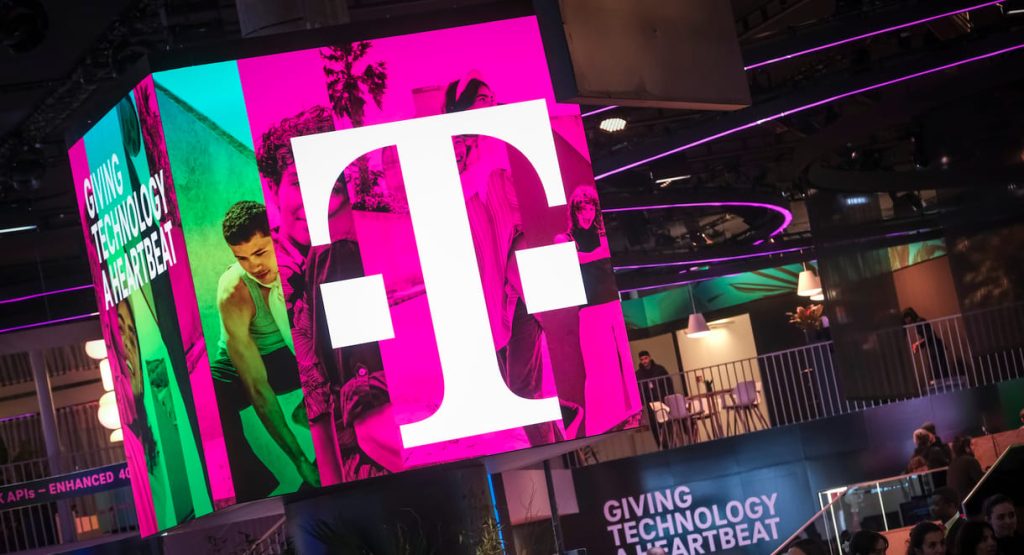 Ne lepődj meg, ha a napokban elmegy a net vagy a telefon: jön a hálózatfejlesztés a Telekomnál!